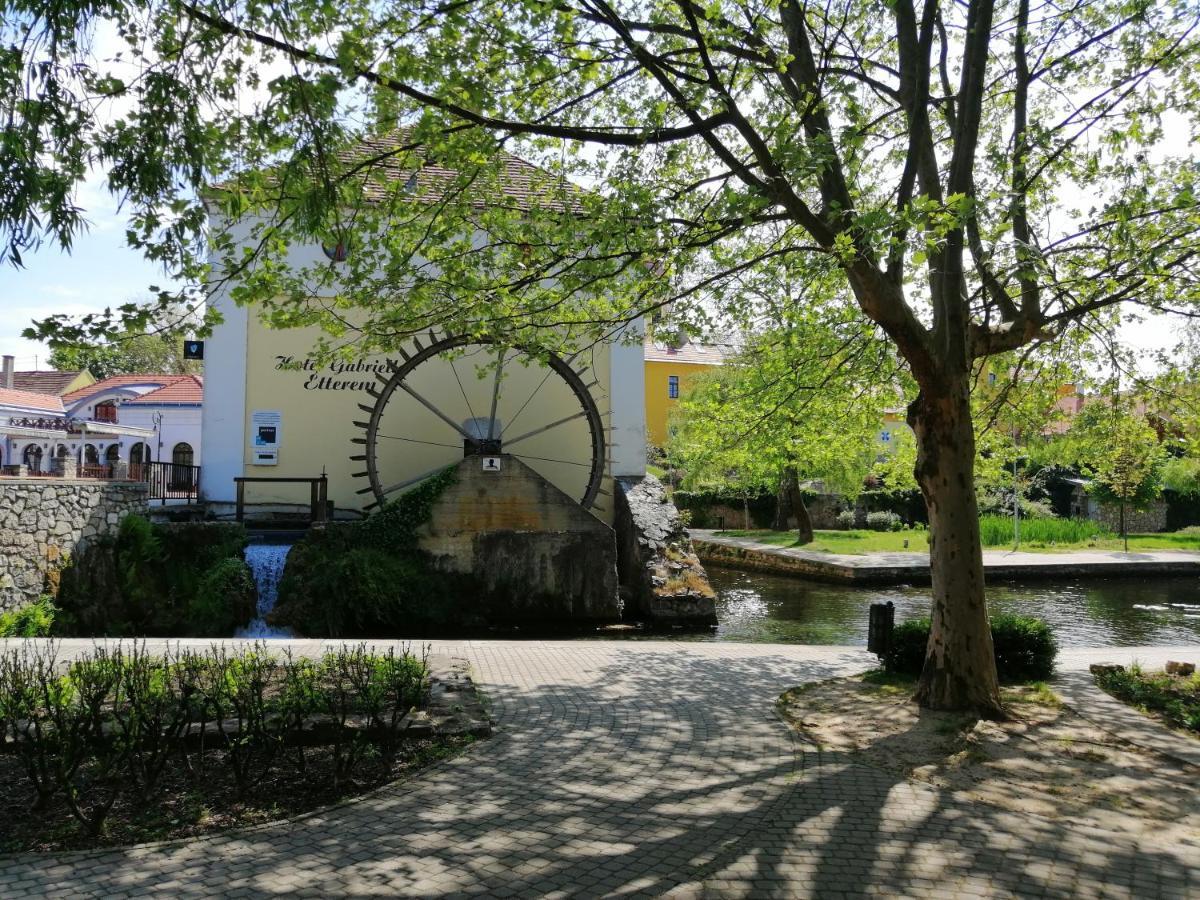Panorama Apartman Tapolca Luaran gambar